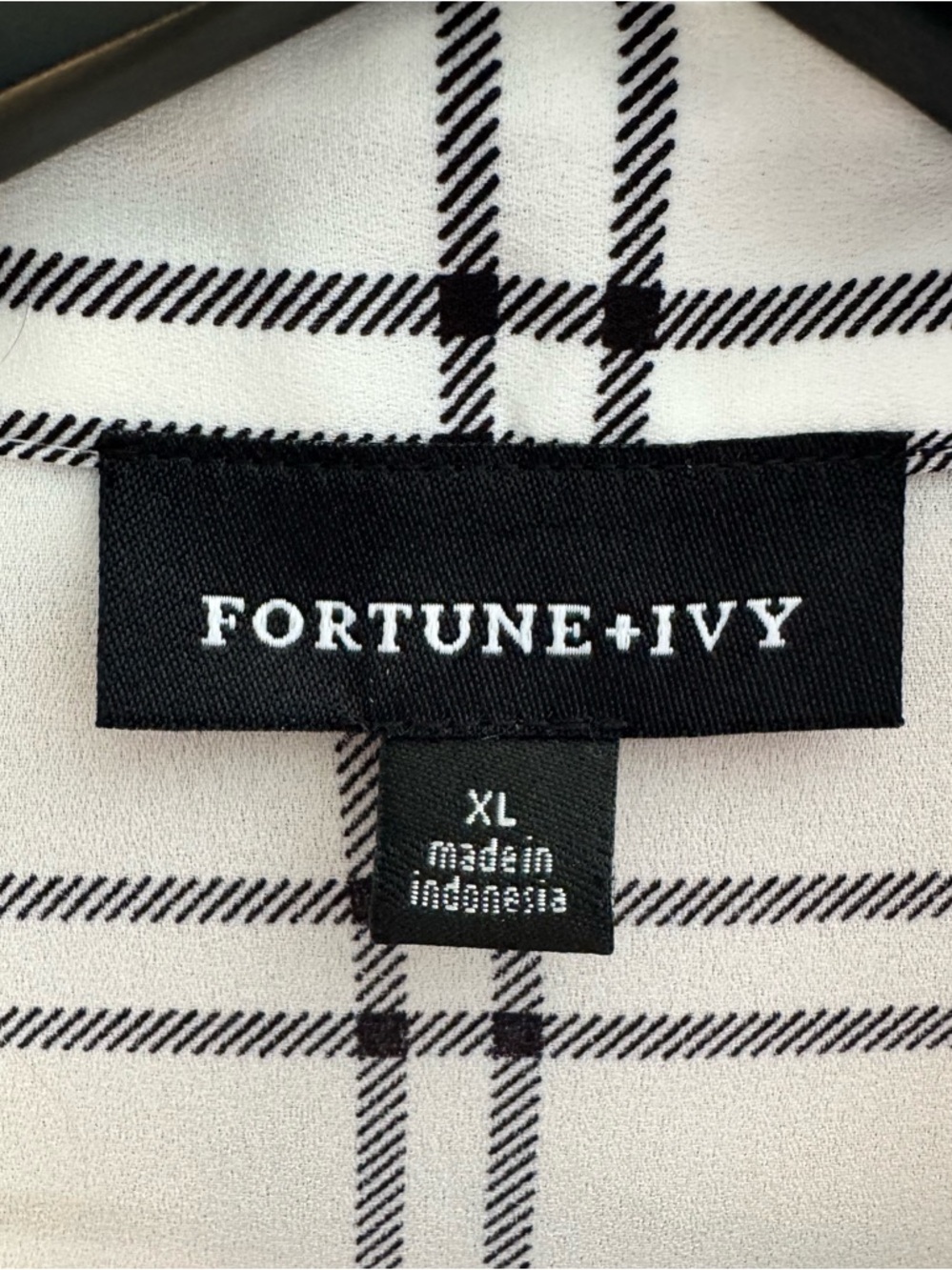 Fortune + Ivy White and Black Plaid Lines Button-Down V neck soft Shirt Size XL - Picture 5 of 14